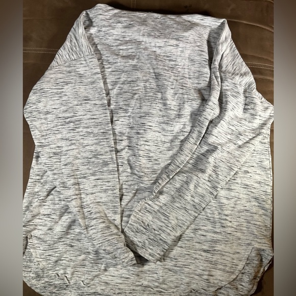 Maurice’s Hoodie (0x) - Picture 6 of 6